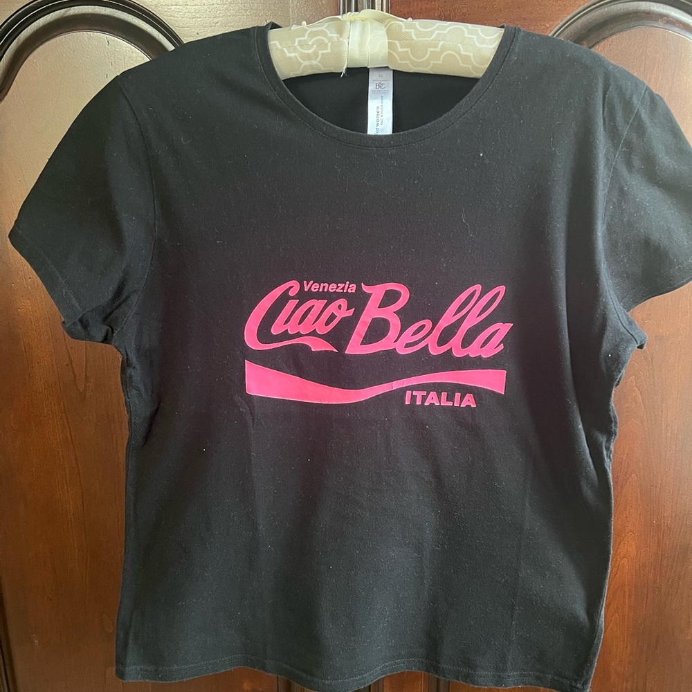 Ciao Bella Venezia Italia Pink Logo Black Tee